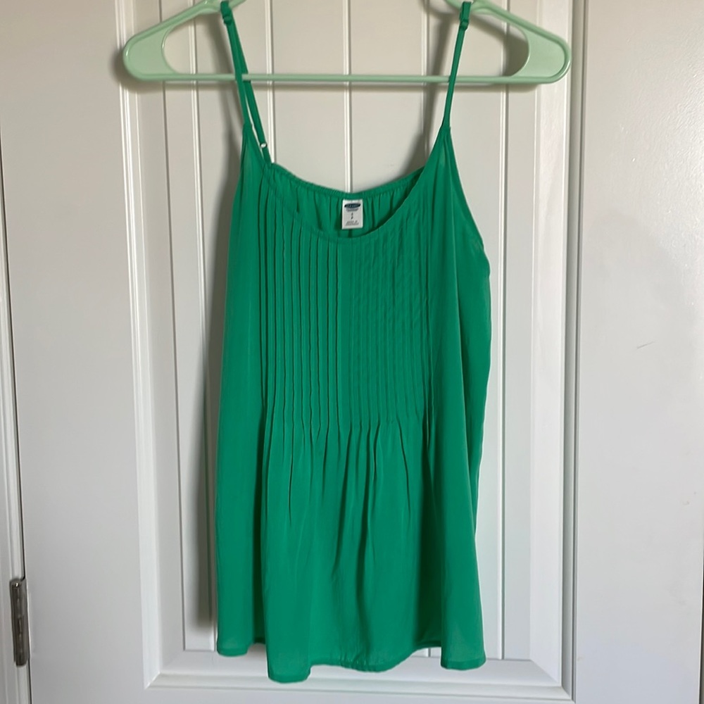 Small Old Navy green tank
